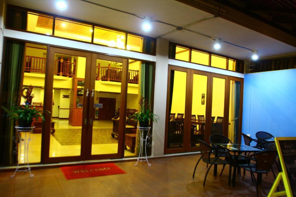Phoothawee House Hotel Chiang Mai Bagian luar foto