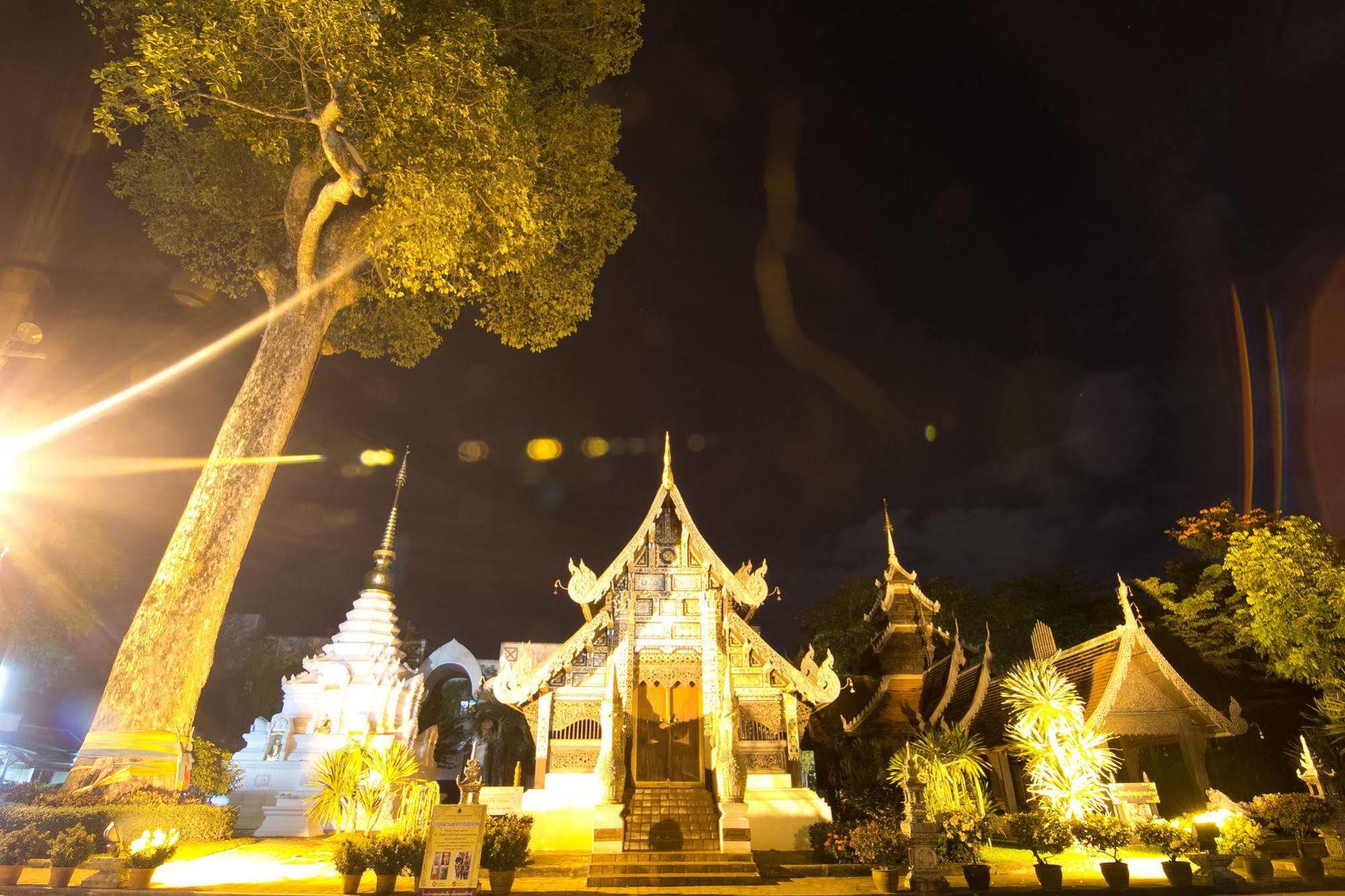 Phoothawee House Hotel Chiang Mai Bagian luar foto