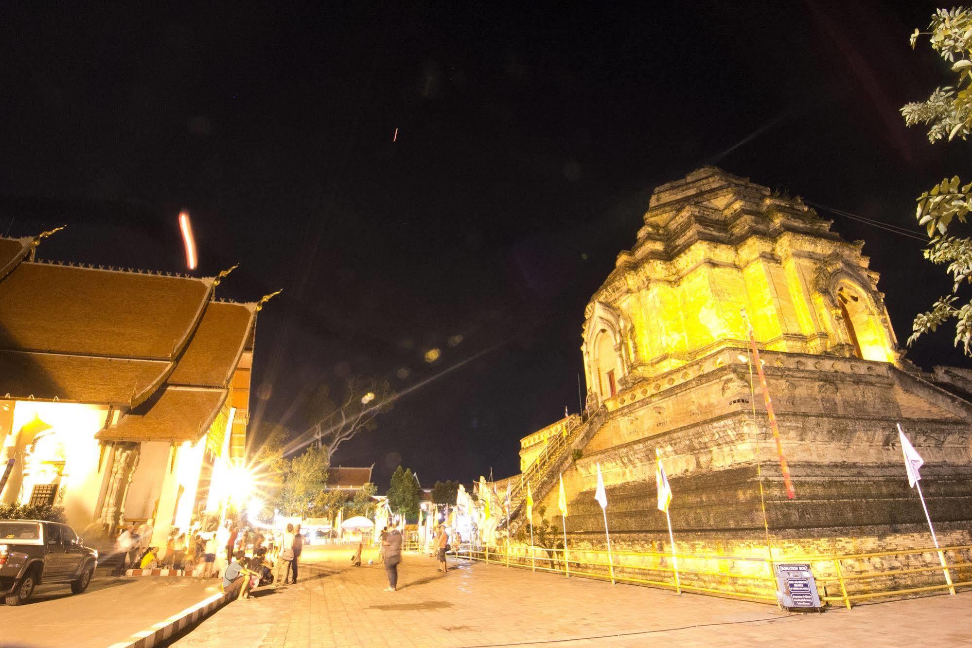 Phoothawee House Hotel Chiang Mai Bagian luar foto