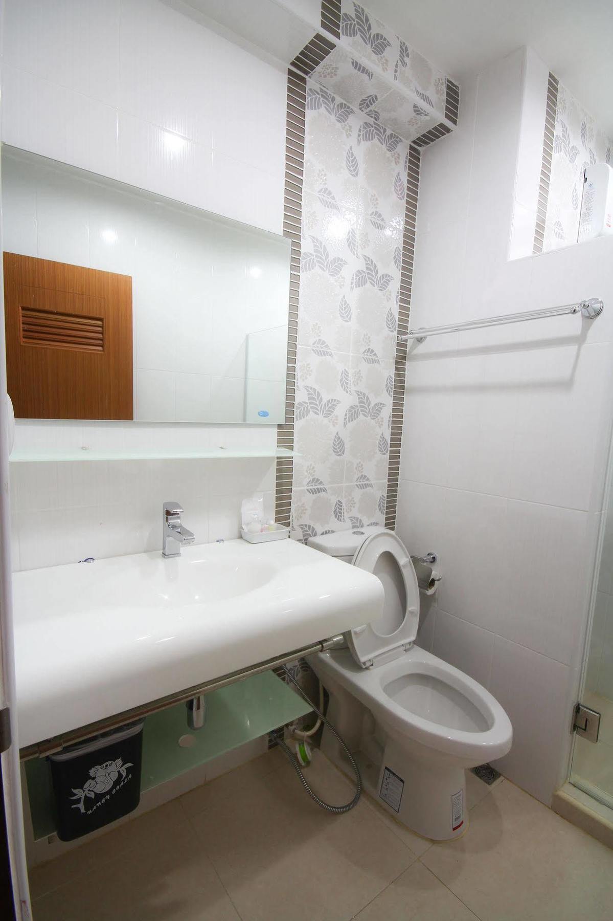 Phoothawee House Hotel Chiang Mai Bagian luar foto