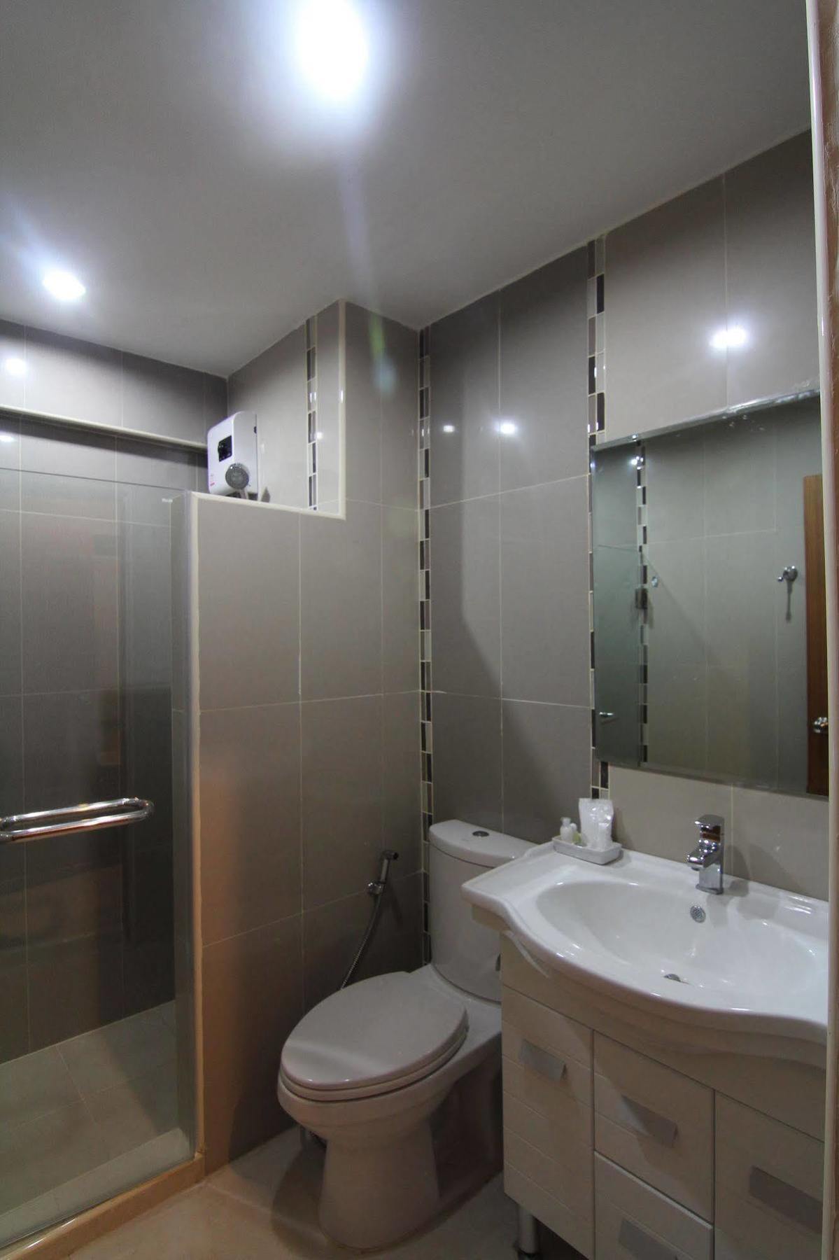 Phoothawee House Hotel Chiang Mai Bagian luar foto