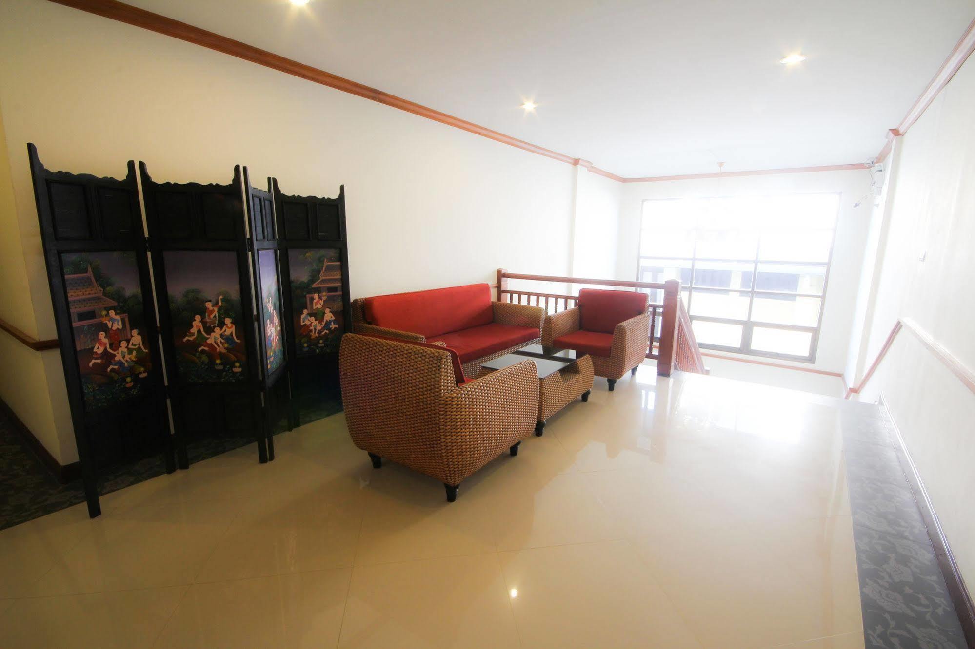 Phoothawee House Hotel Chiang Mai Bagian luar foto