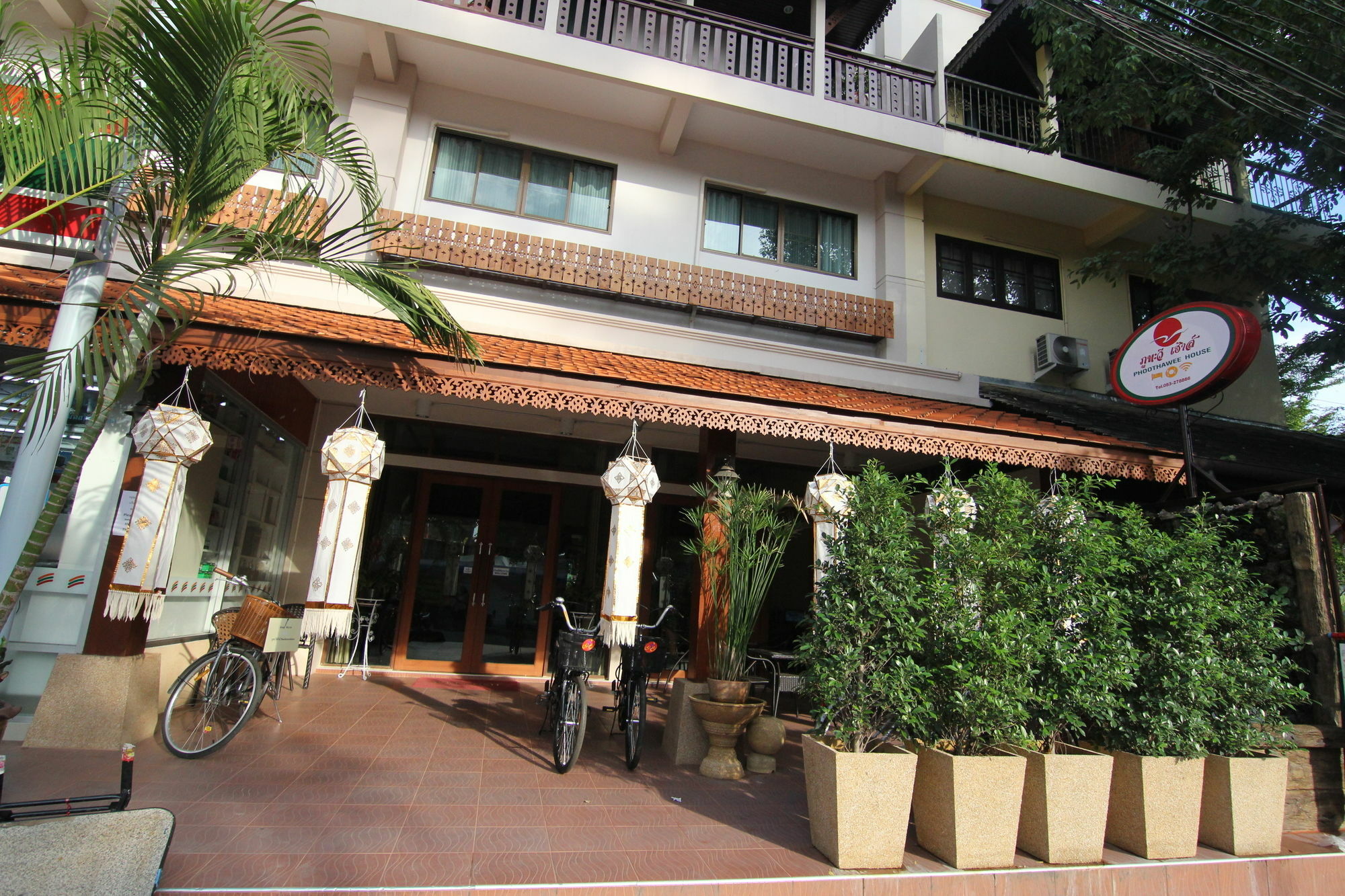 Phoothawee House Hotel Chiang Mai Bagian luar foto